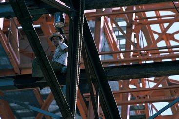 WorldBank_PHO23S13_Construction workers on scaffolding.jpg