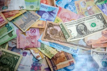 Notes in different currencies.