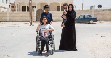 10-year-old Syrian girl with her family in Mafarq, Jordan, 2020